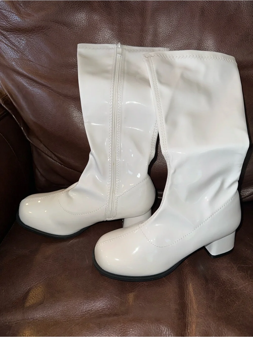Girl's Patent White Gogo Costume Boots size 4/5 NWOT